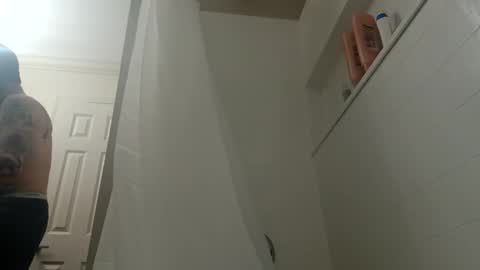 Snapshot of tattoo3333 chatting on 27, 11, 2025 tattoo3333 online show from 27, 11, 2025