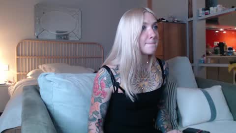tattoobbgirl online show from 7, 2, 2025