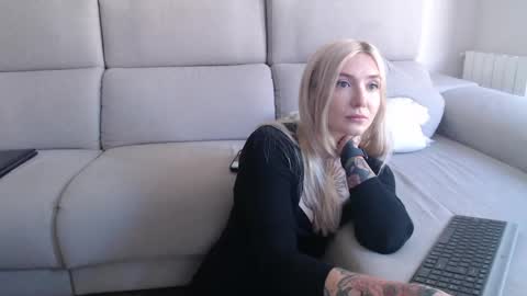 tattoobbgirl online show from 22, 9, 2025