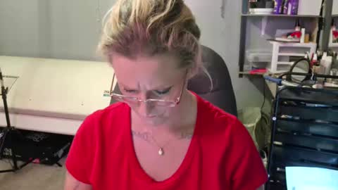 Lisa Lovely online show from 29, 1, 2025