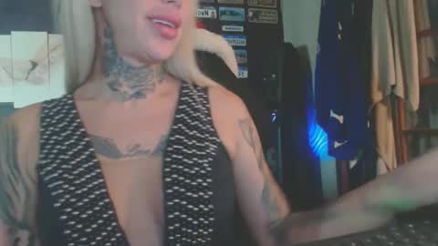 Snapshot of tatuada_safada chatting on 26, 11, 2025 tatuada_safada online show from 26, 11, 2025