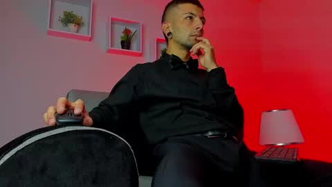 tayer_bennet online show from 15, 9, 2025