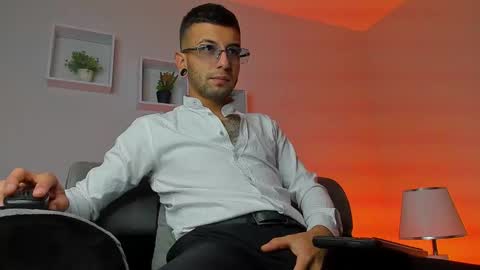 tayer_bennet online show from 23, 9, 2025