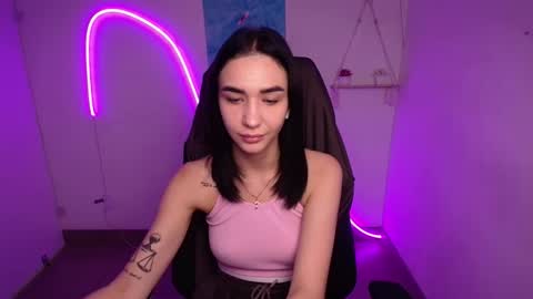 Snapshot of tayla_candy chatting on 6, 11, 2025 Tayla online show from 6, 11, 2025