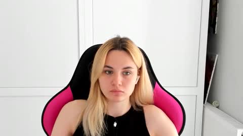 Tay online show from 30, 5, 2026