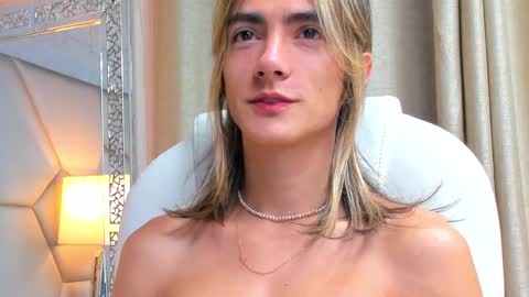 Snapshot of tayler_swift1 chatting on 12, 1, 2025 tayler_swift1 online show from 12, 1, 2025