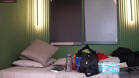 Snapshot of taylerkim chatting on 2, 10, 2025 Teylor Kim online show from 2, 10, 2025