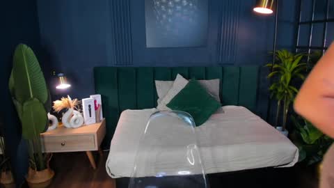 Taylor Bennet online show from 24, 1, 2025