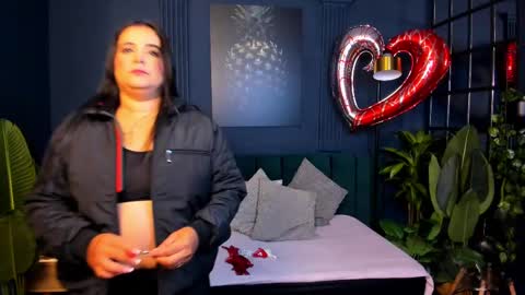 Taylor Bennet online show from 14, 2, 2025