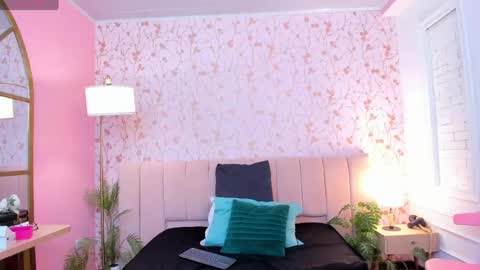 Taylor Bennet online show from 25, 4, 2026