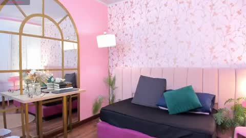 Taylor Bennet online show from 27, 4, 2026