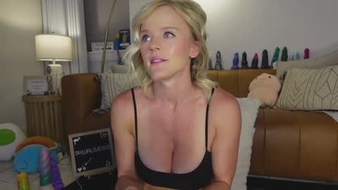 Taylor --  online show from 17, 9, 2025