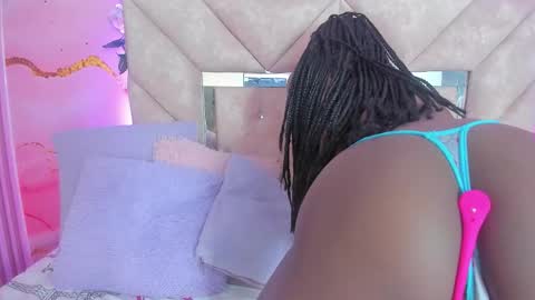 Snapshot of taylor_oriana_ chatting on 29, 10, 2025 Oriana online show from 29, 10, 2025