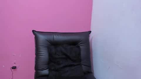 Snapshot of taysonysasha chatting on 24, 1, 2025 ask for cum online show from 24, 1, 2025