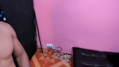 Snapshot of taysonysasha chatting on 8, 2, 2025 ask for cum online show from 8, 2, 2025