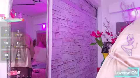 Snapshot of tayzon_foxxx chatting on 9, 9, 2025 Sofia online show from 9, 9, 2025