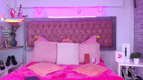 Snapshot of tayzon_foxxx chatting on 14, 9, 2025 Sofia online show from 14, 9, 2025