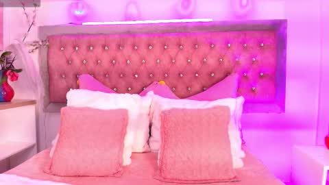 Snapshot of tayzon_foxxx chatting on 26, 10, 2025 Sofia online show from 26, 10, 2025