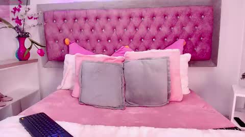 Snapshot of tayzon_foxxx chatting on 31, 10, 2025 Sofia online show from 31, 10, 2025