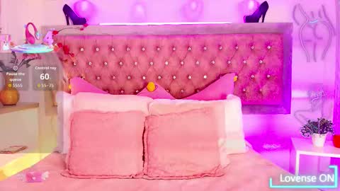 Snapshot of tayzon_foxxx chatting on 10, 11, 2025 Sofia online show from 10, 11, 2025