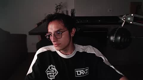 Teo independent model online show from 5, 3, 2026