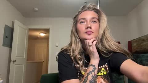 Snapshot of teamtragic chatting on 18, 10, 2025 Katy online show from 18, 10, 2025