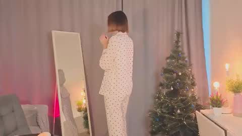 all me precious   online show from 16, 12, 2025