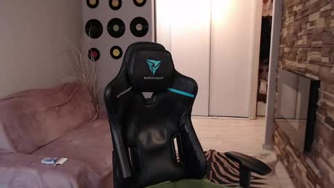 Teddy online show from 26, 4, 2026