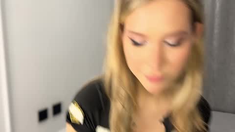 Tella online show from 5, 4, 2026