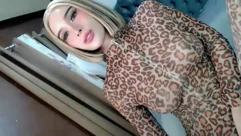 EVA GLASSCOTT online show from 22, 2, 2025