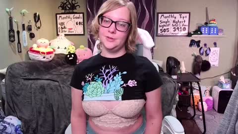 Pixie and Tentacle Overlord online show from 4, 12, 2024