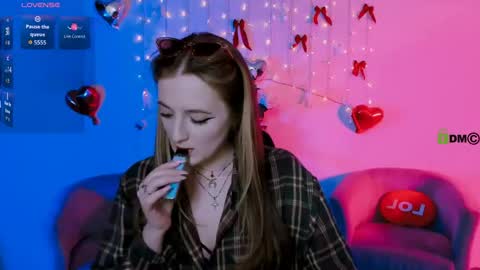 ur Louise online show from 27, 4, 2026