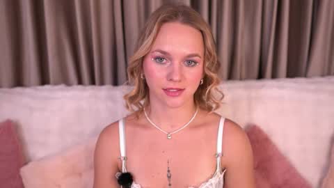 Snapshot of tendercrush chatting on 14, 12, 2025 Ellis online show from 14, 12, 2025