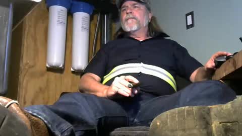 Snapshot of tennredneck chatting on 4, 3, 2025 Tennredneck online show from 4, 3, 2025