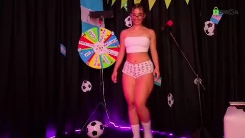 Snapshot of teretwerk_23 chatting on 17, 7, 2026 teresa help me reach 100 like online show from 17, 7, 2026