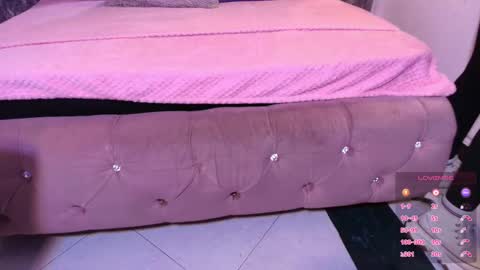 Terra Elowen online show from 26, 10, 2025