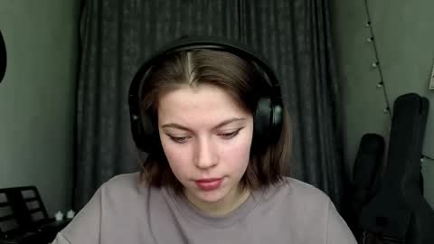 Anny Simpson online show from 3, 2, 2026