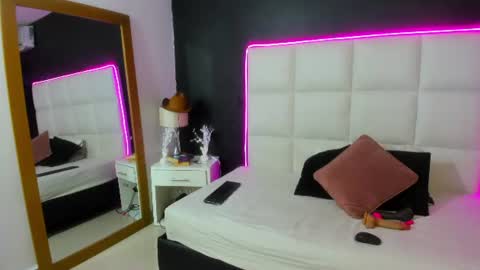 Snapshot of tessa_sinclaire chatting on 15, 7, 2026 TERESA online show from 15, 7, 2026