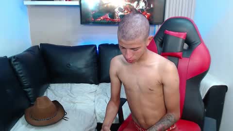 Snapshot of tessachains chatting on 17, 11, 2025 tessachains online show from 17, 11, 2025