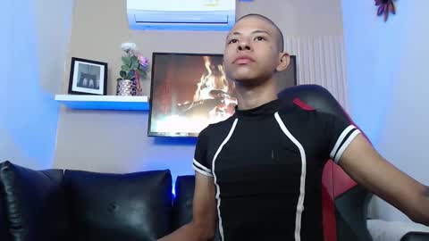 Snapshot of tessachains chatting on 18, 11, 2025 tessachains online show from 18, 11, 2025