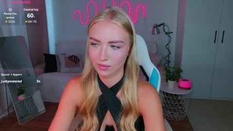 TessaHamilton online show from 22, 7, 2026