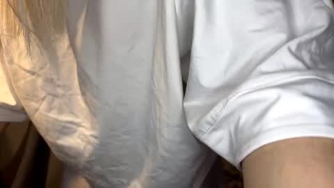 tessiebe online show from 5, 3, 2026