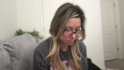 Snapshot of texas_blonde chatting on 11, 11, 2025 Daphne Summers online show from 11, 11, 2025