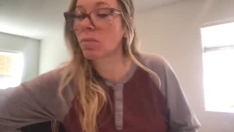 Snapshot of texas_blonde chatting on 22, 11, 2025 Daphne Summers online show from 22, 11, 2025