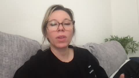 Snapshot of texas_blonde chatting on 23, 11, 2025 Daphne Summers online show from 23, 11, 2025