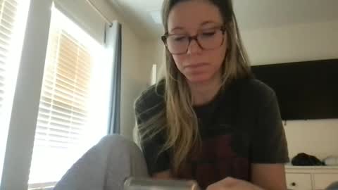 Snapshot of texas_blonde chatting on 14, 12, 2025 Daphne Summers online show from 14, 12, 2025