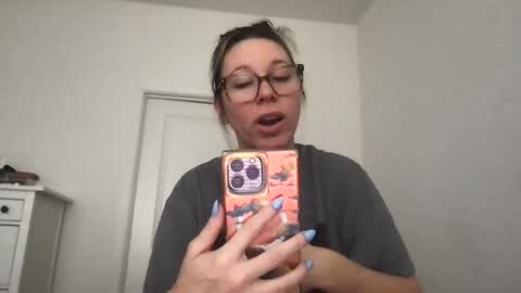 Snapshot of texas_blonde chatting on 17, 12, 2025 Daphne Summers online show from 17, 12, 2025