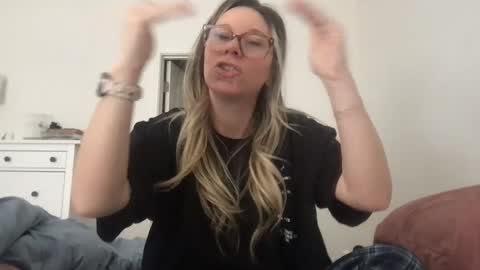 Snapshot of texas_blonde chatting on 9, 2, 2026 Daphne Summers online show from 9, 2, 2026