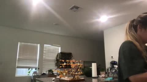 Snapshot of texas_blonde chatting on 12, 3, 2026 Daphne Summers online show from 12, 3, 2026