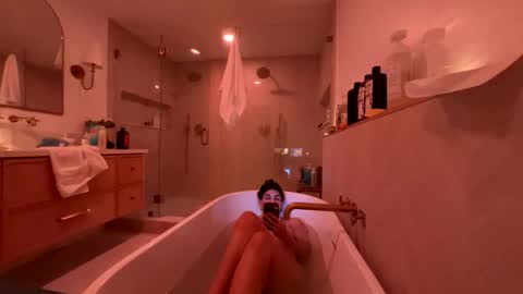 babygirlmami online show from 25, 2, 2026